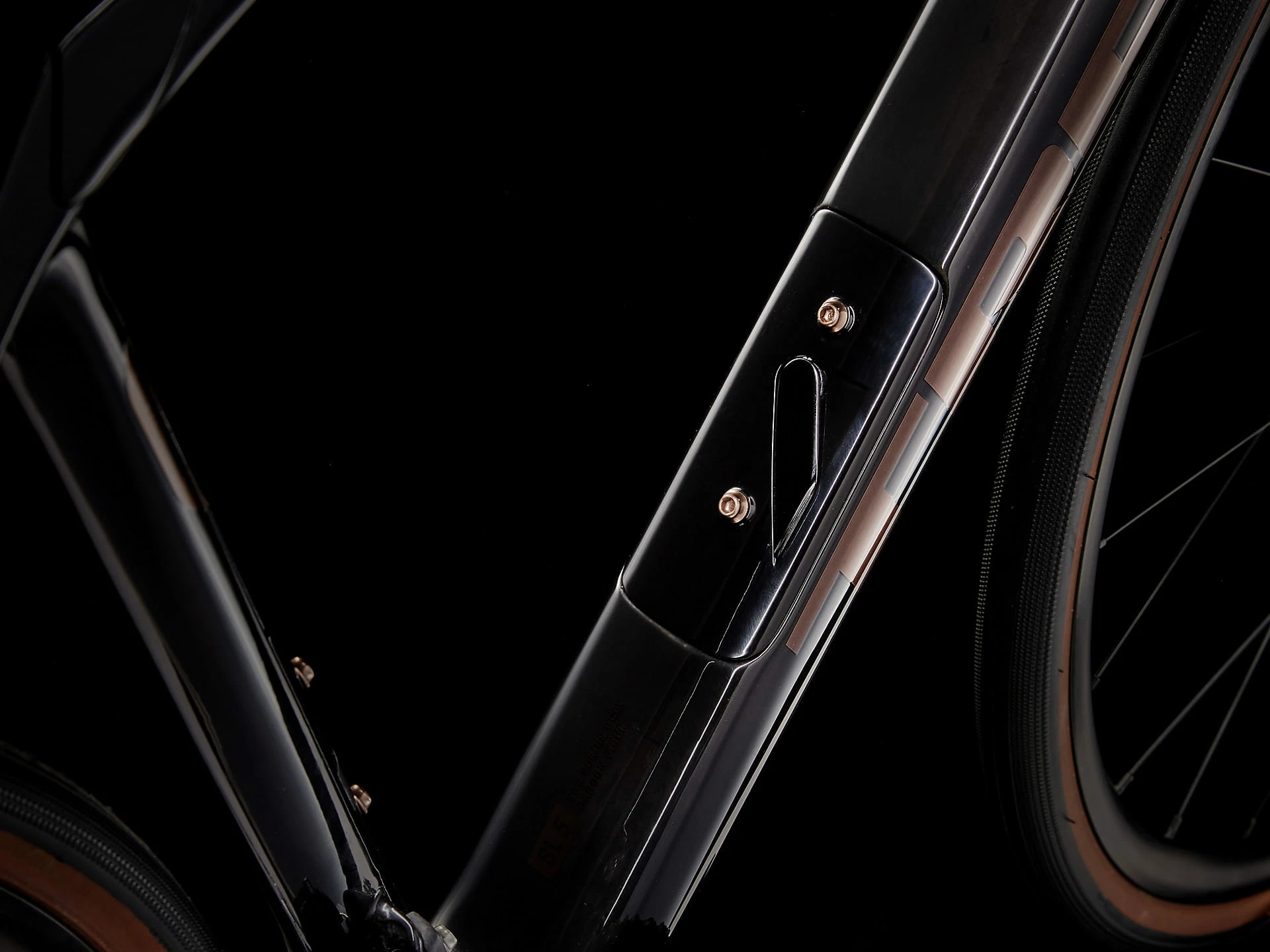 Trek Domane SL 5 Gen 4 Deep Smoke 4 Trek Domane SL 5 Gen 4 Deep Smoke – Image 4