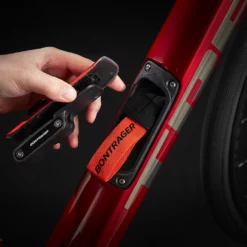 Domane SL 6 ETap Crimson/Trek Black 14 Domane SL 6 ETap Crimson/Trek Black -Vélos de Route Soldes DomaneSL6eTap 22 35028 A Alt3