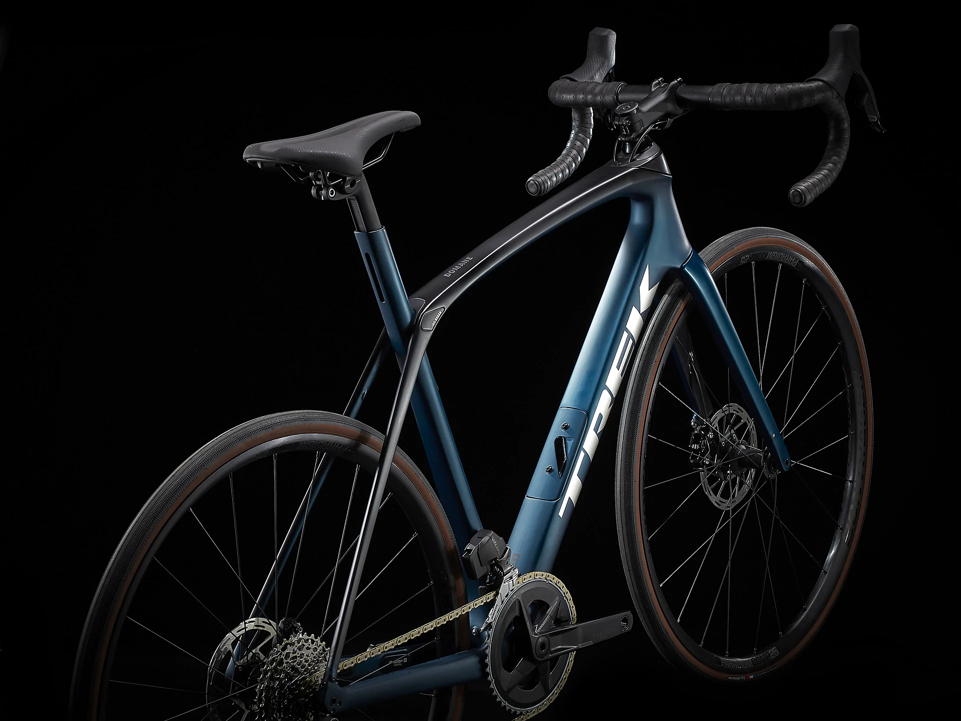 Domane SL 6 ETap Satin Dark Aquatic/Satin Trek Black 3 Domane SL 6 ETap Satin Dark Aquatic/Satin Trek Black – Image 3