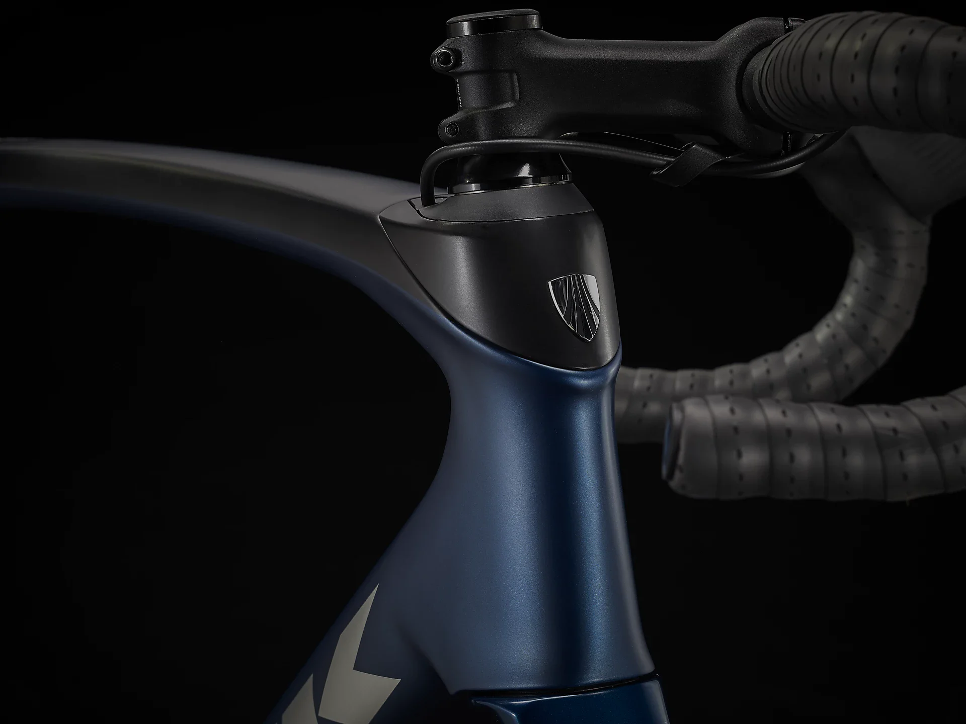 Domane SL 6 ETap Satin Dark Aquatic/Satin Trek Black 8 Domane SL 6 ETap Satin Dark Aquatic/Satin Trek Black – Image 8