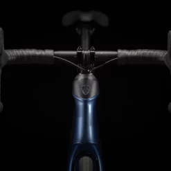 Domane SL 6 ETap Satin Dark Aquatic/Satin Trek Black 18 Domane SL 6 ETap Satin Dark Aquatic/Satin Trek Black -Vélos de Route Soldes DomaneSL6eTap 22 35028 B Alt6