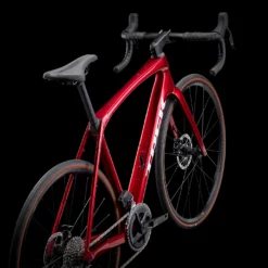 Trek Domane SL 6 ETap Gen 4 Crimson 15 Trek Domane SL 6 ETap Gen 4 Crimson -Vélos de Route Soldes DomaneSL6eTap 23 36152 A Alt1