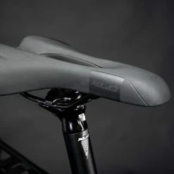 Haibike Trekking 6 Hommes - Matte Black Red Reflex -Vélos de Route Soldes Haibike MY22 Detail Saddle Trekking 6 HIGH black